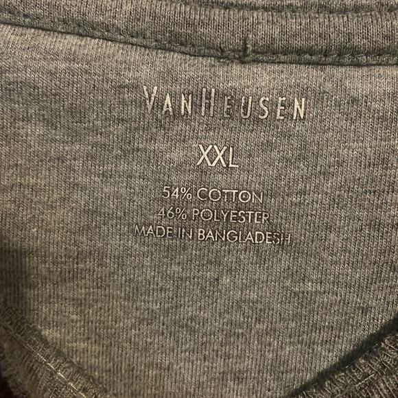 Men’s red sweater - Picture 2 of 2